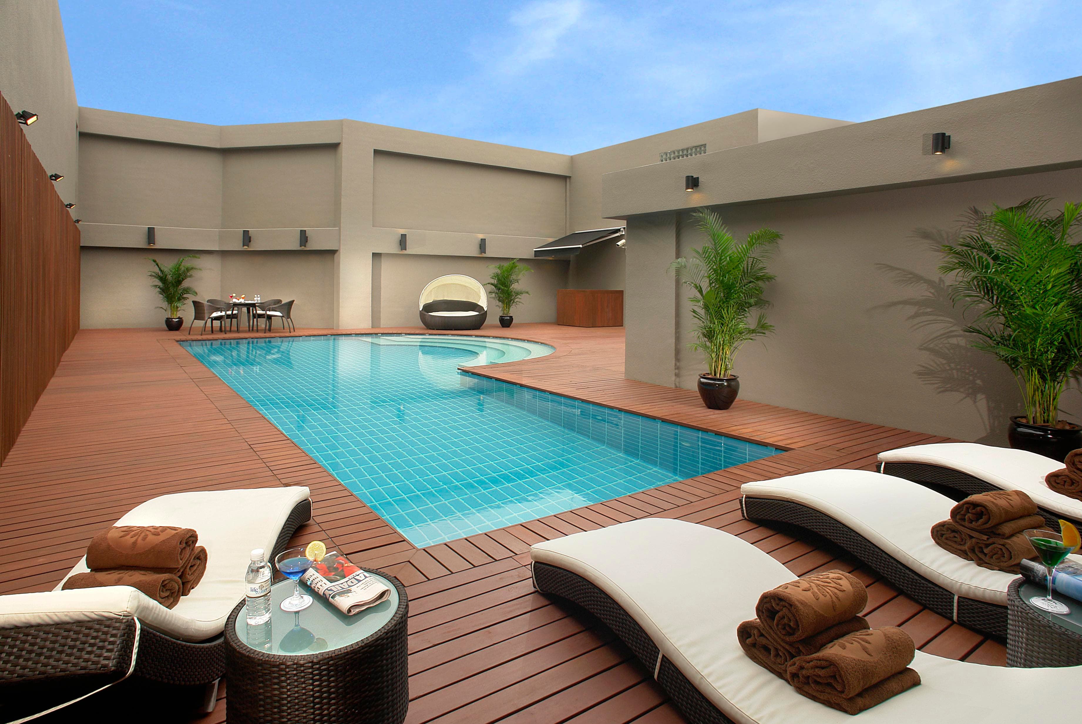 White Court View Hotel swimming pool and lounge deck